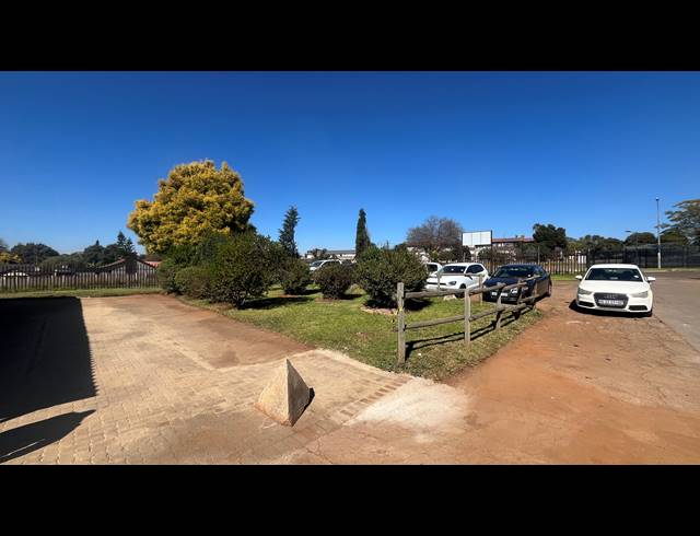 683M² WAREHOUSE TO LET IN SPARTAN
